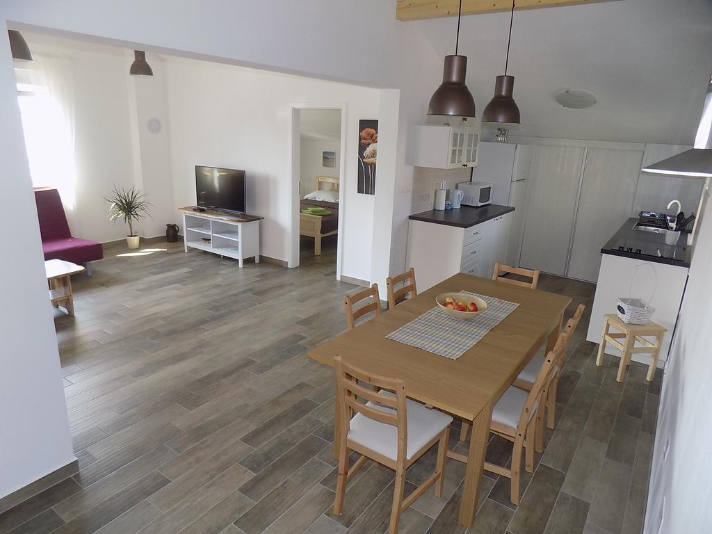 Apartment Thea Pula Buitenkant foto
