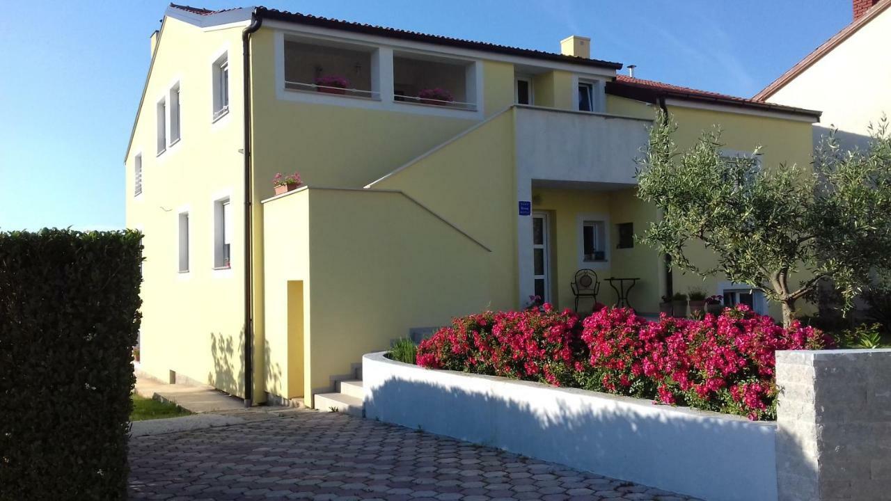 Apartment Thea Pula Buitenkant foto