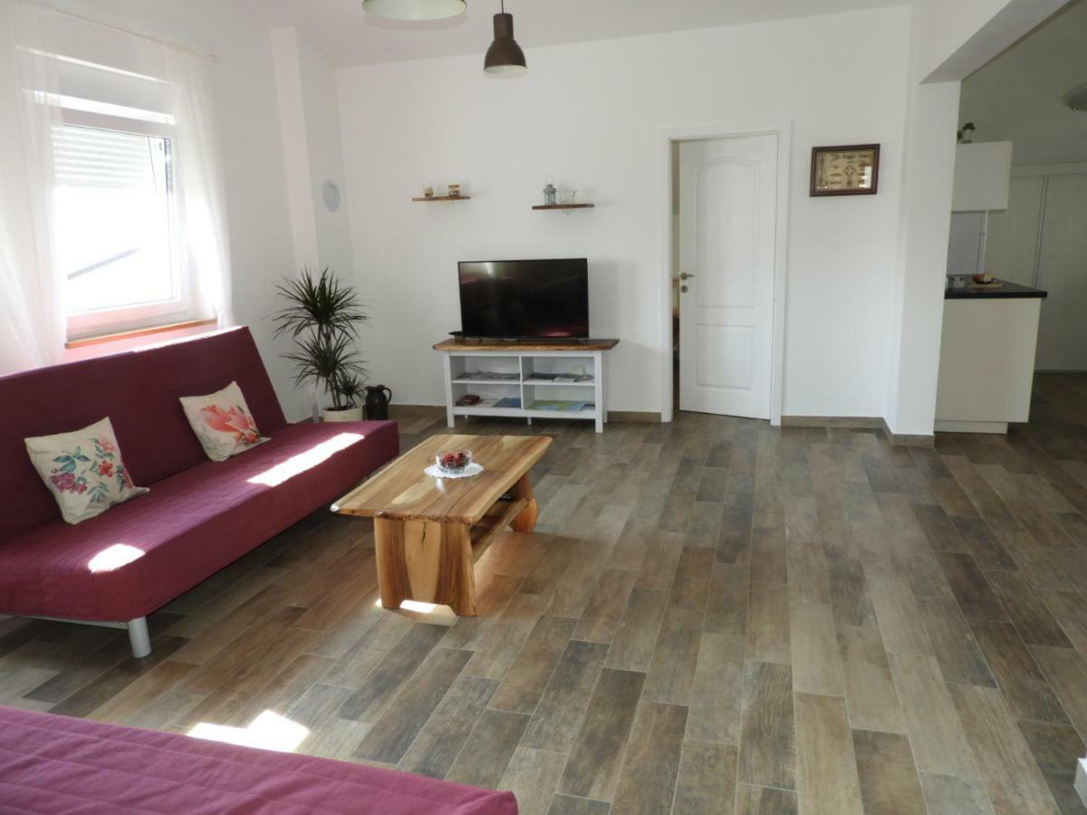 Apartment Thea Pula Buitenkant foto